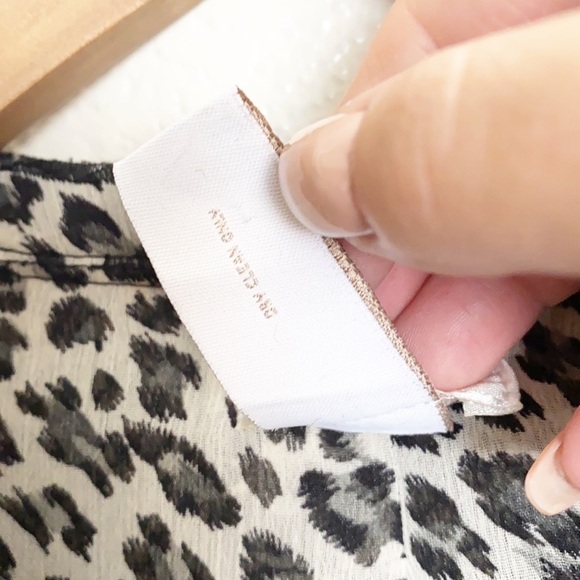 Chico’s Animal Print Hook Closure Blazer - Picture 7 of 11